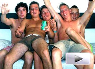 Vídeo: Héteros mostrando o pau para garotas